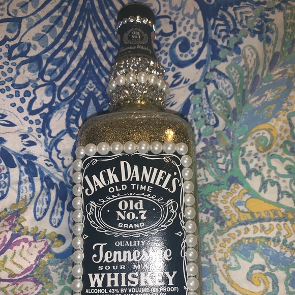 Sparkly Jack Daniels Bottle - Picture 3 of 3
